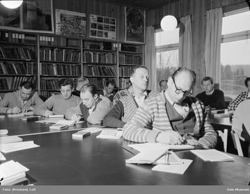 Menn på kurs på LOs kurs- og konferansesenter Sørmarka i 1953.