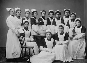 Det første kullet ved Den praktiske Kvindeskolen i 1901 hadde elever fra herredene Bindalen, Vefsn, Stamnes, Dønnes, Lurø, Skjerstad, Folden, Steigen, Lødingen, Hadsel, Bø og Øksnes.