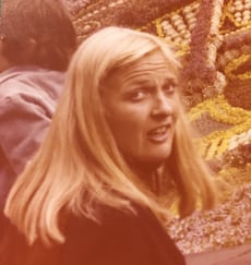 Gammelt bilde av blond kvinne
