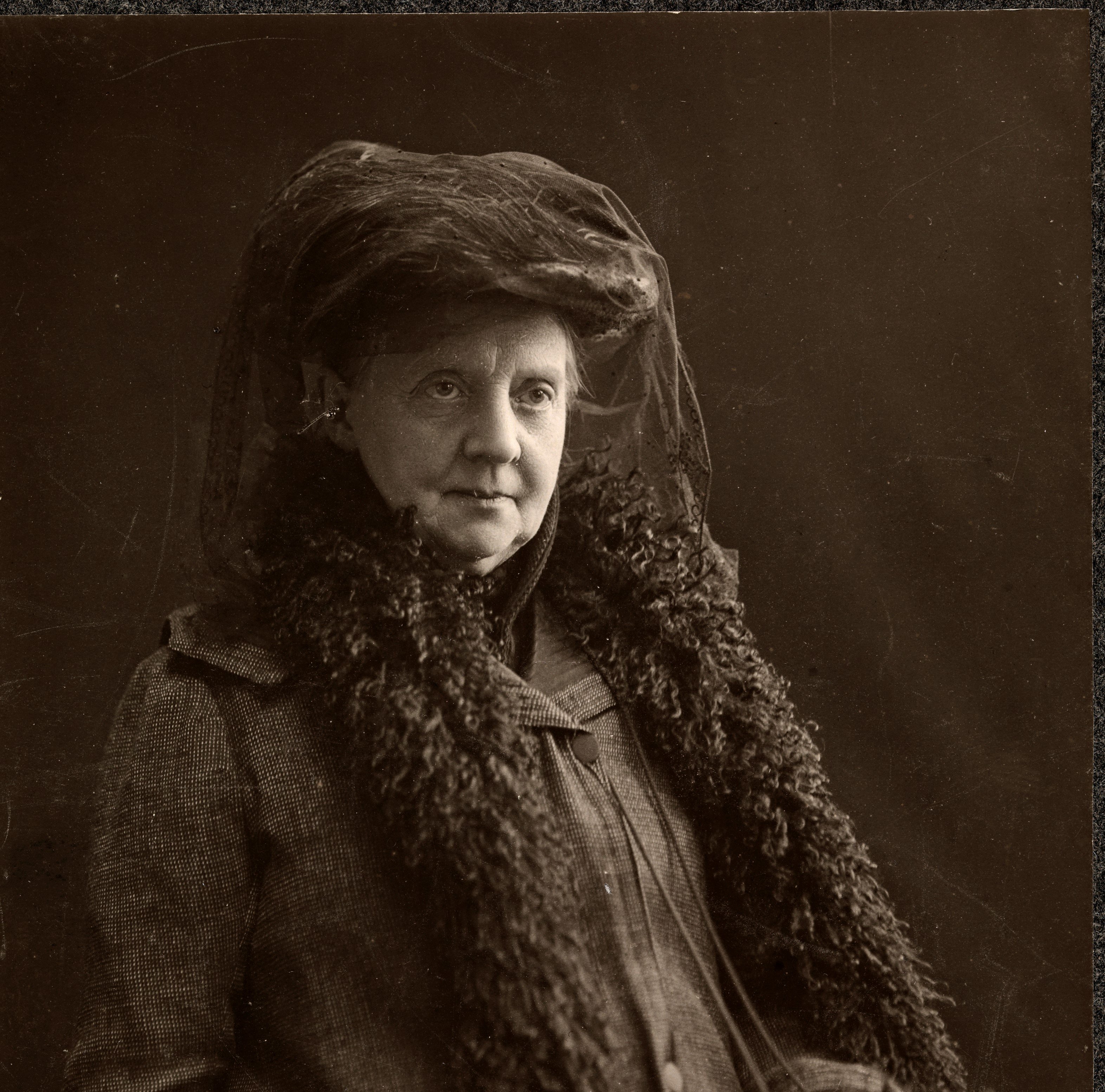 Bilde av kvinne med hatt