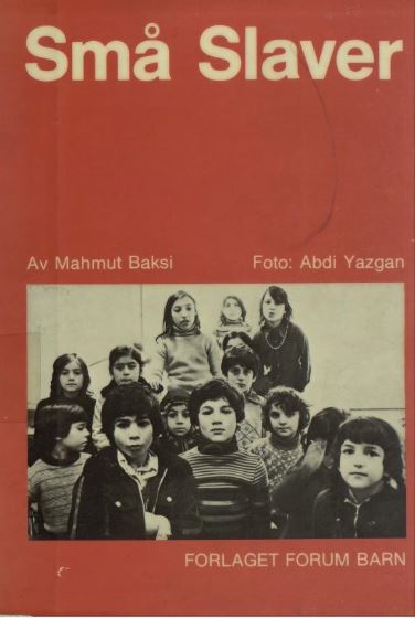 Bokomslag med gruppebilde av barn.