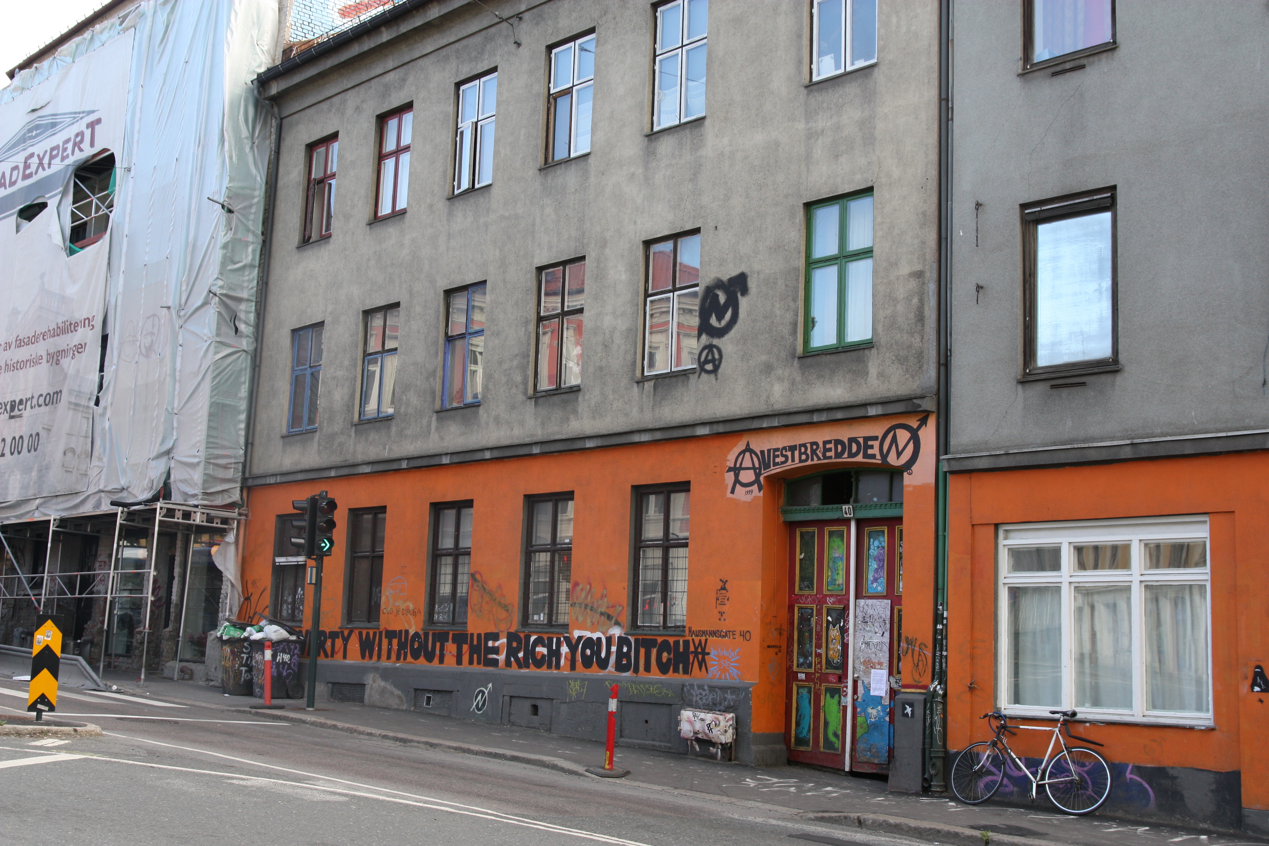 Bilde av en okkupert byg&aring;rd 